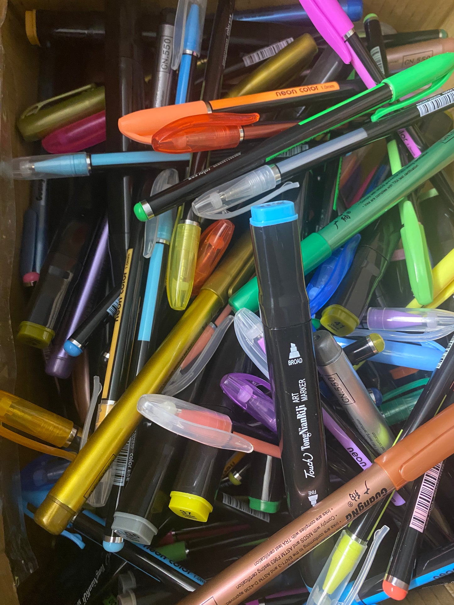 Mixed colouring markers
